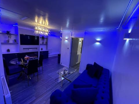 Chic 2 Bedroom Flat Apartment in Felixstowe