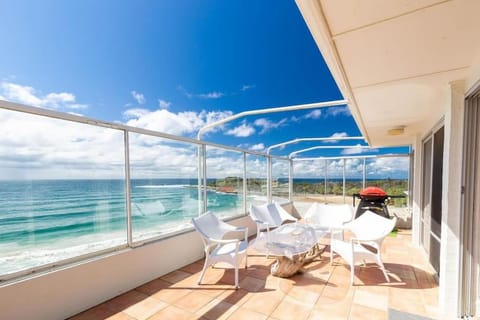 Natural landscape, Balcony/Terrace, Beach, Sea view, Swimming pool