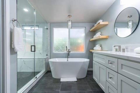 La Jolla Village's Premier Haven House in La Jolla