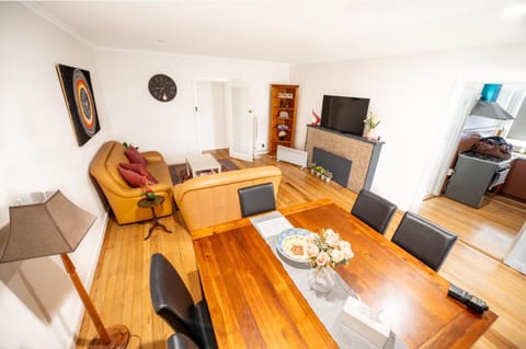 Communal lounge/ TV room, TV and multimedia, Living room, Dining area