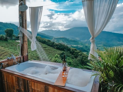Hot Tub, Bath