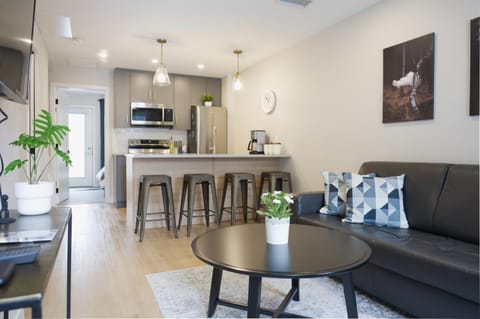 Kitchen or kitchenette, Living room