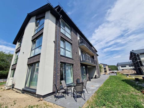 Property building, Neighbourhood