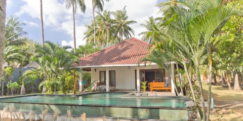 Property building, Patio, Garden, Balcony/Terrace, Pool view, Swimming pool