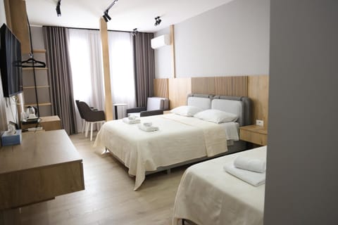 Bed, Photo of the whole room, towels