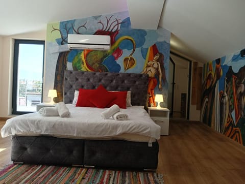 Bed, Photo of the whole room, Bedroom, towels, air conditioner