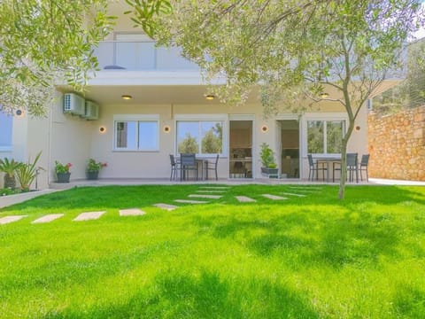 Renovated apartment 3- Platanias Apartment in Crete