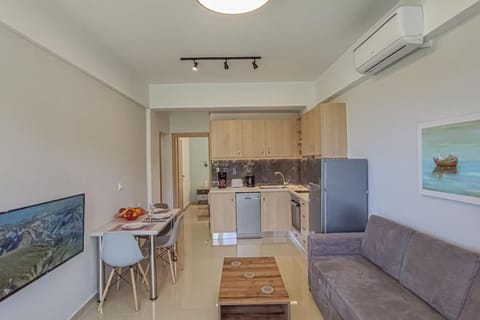 Renovated apartment 3- Platanias Apartment in Crete