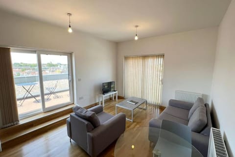Communal lounge/ TV room, TV and multimedia, Living room, Seating area