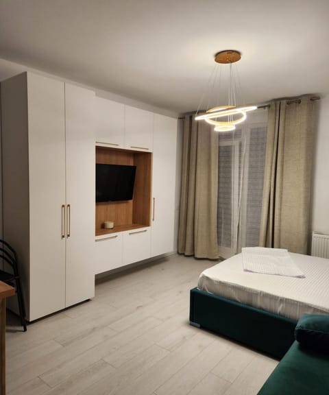 TV and multimedia, Photo of the whole room, Bedroom