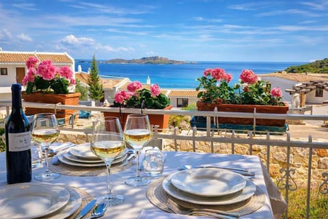 Natural landscape, Balcony/Terrace, Sea view