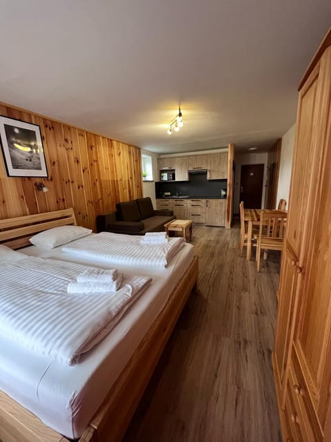 Bed, Kitchen or kitchenette, Photo of the whole room, Bedroom, towels, wardrobe