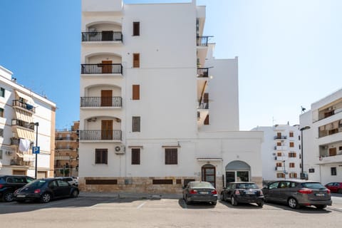 Property building, View (from property/room), Parking