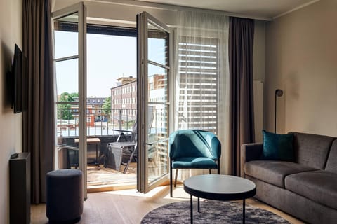 Patio, View (from property/room), Balcony/Terrace, Living room, Seating area