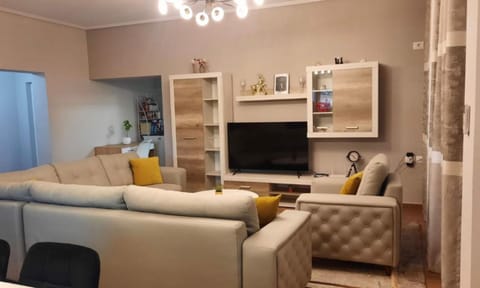 Kitchen or kitchenette, Living room, Seating area