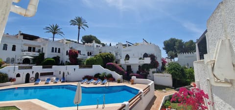 Pool view, Swimming pool, Swimming pool, sunbed