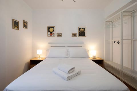 Bed, Photo of the whole room, Bedroom, towels, wardrobe