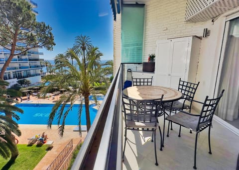 View (from property/room), Balcony/Terrace, Garden view, Sea view