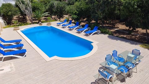 Day, Pool view, Swimming pool, sunbed