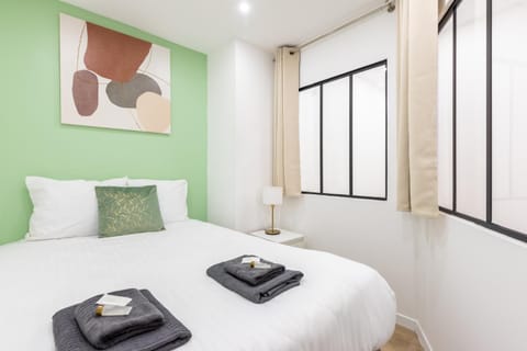 Nets Inn - Botzaris Apartment in Paris