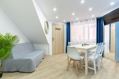 Nets Inn - Botzaris Apartment in Paris