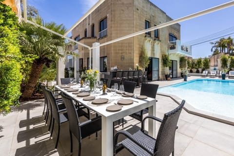 Luxurious Villa 5 BR, Pool, 3min from St Julian's Villa in Malta