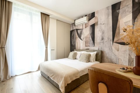 Bed, Photo of the whole room