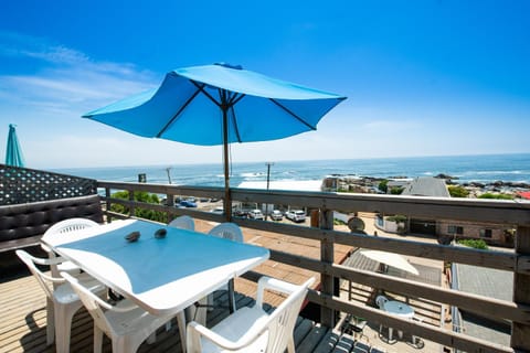Natural landscape, Balcony/Terrace, Sea view