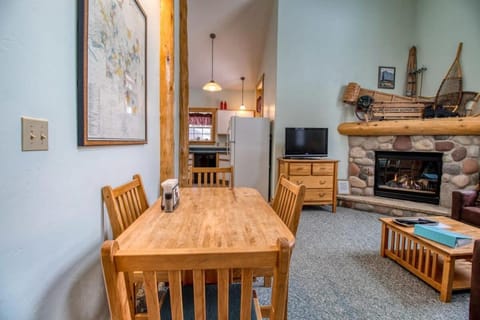 TV and multimedia, Kitchen or kitchenette, Dining area