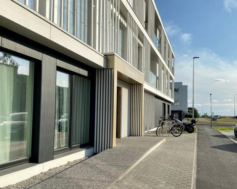 Property building, Facade/entrance, Day