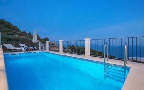 Lux & View - Sveta Nedjelja Apartment in Dubrovnik-Neretva County