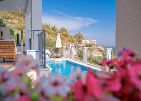 Lux & View - Sveta Nedjelja Apartment in Dubrovnik-Neretva County