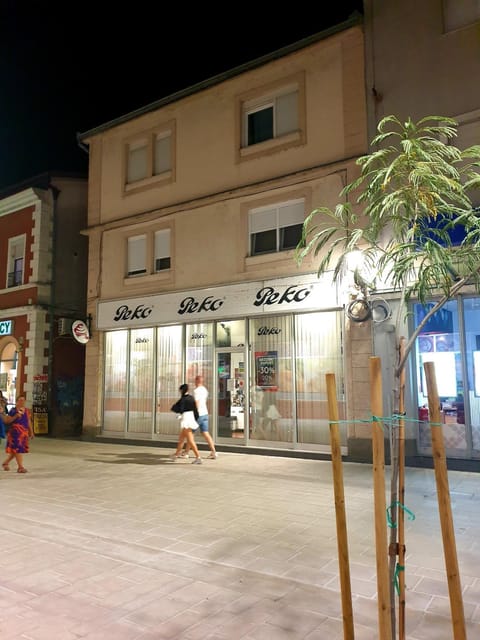 Property building, Night, Neighbourhood, City view, Street view, Location