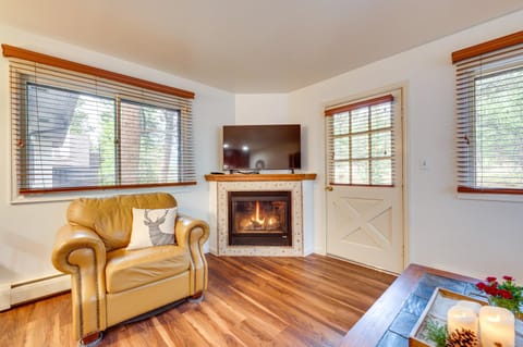 Estes Park Condo Rental Balcony with River Views! Apartment in Estes Park