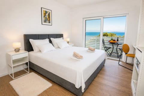 Bed, Balcony/Terrace, Bedroom, Sea view