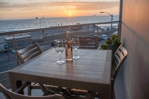 Patio, View (from property/room), Balcony/Terrace, Sea view, Sunset