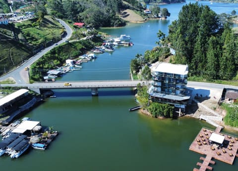 Property building, Nearby landmark, Restaurant/places to eat, Off site, Day, Natural landscape, Activities, Bird's eye view, Garden view, Lake view, Landmark view, Location, Parking, internet