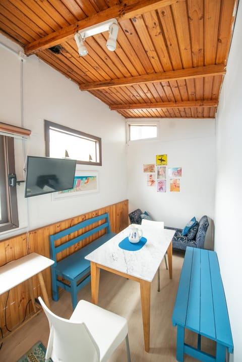 TV and multimedia, Living room, Dining area