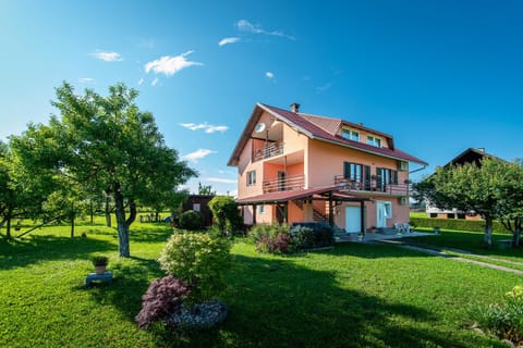 Property building, Day, Natural landscape, Garden, Garden view