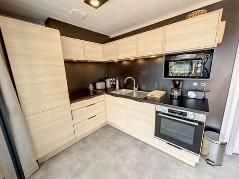 Chalet cosy 4 pers - Piscine chauffée - Proche plage et commerces - Terrasse et jardin privés - FR-1-361-504 Chalet in Saint-Pair-sur-Mer