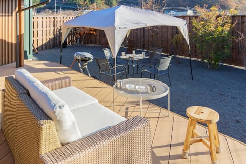 BBQ facilities, View (from property/room), Balcony/Terrace