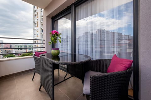Day, Balcony/Terrace