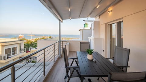 Patio, Natural landscape, View (from property/room), Balcony/Terrace, Seating area, Dining area, Sea view