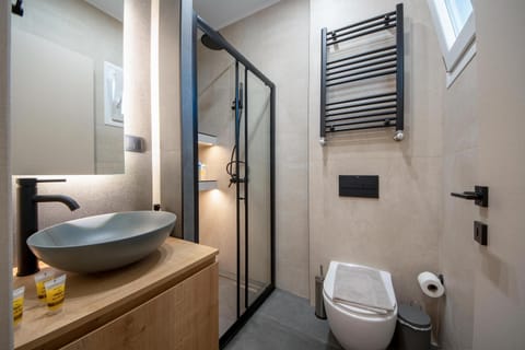 Shower, Toilet, Bathroom