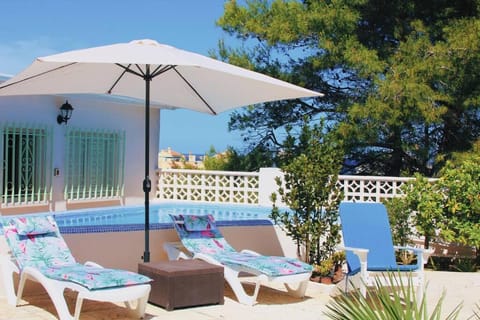 Patio, Natural landscape, Garden, View (from property/room), Balcony/Terrace, Pool view, Swimming pool, young children
