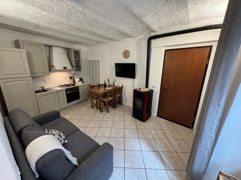 TV and multimedia, Kitchen or kitchenette, Living room, Dining area