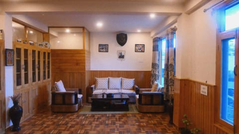 Living room, Seating area