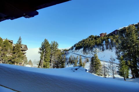 Nearby landmark, Day, Natural landscape, Winter, Mountain view