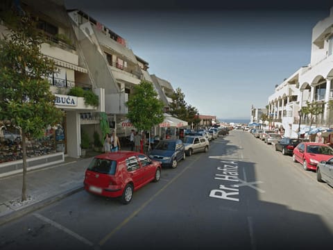 Property building, Text overlay, City view, Sea view, Street view, Parking