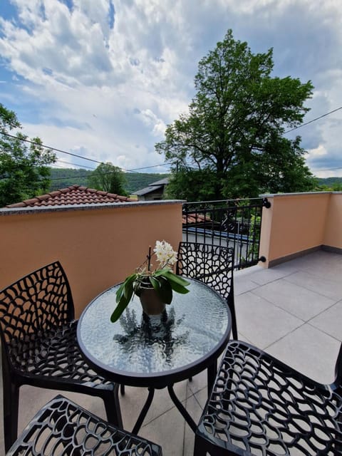 Day, View (from property/room), Balcony/Terrace, Mountain view